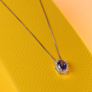 Gargantilha Oval Cravejado Com Zircônias Tanzanita Em Prata