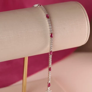 Pulseira Riviera Cravejada Com Zircônias Ovais Vermelhas Em Prata