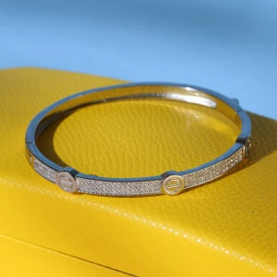 Bracelete Fenda Cravejada Com Zircônias Em Prata