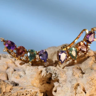 Brinco Earcuff Com Pedras Naturais e Diamantes Em Ouro Amarelo