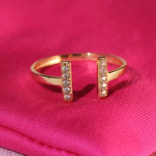 Anel T Aberto Cravejado Com Zircônias Em Ouro Amarelo