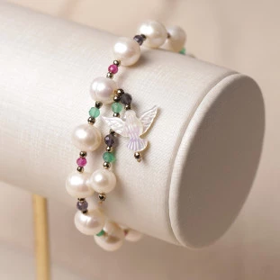 Pulseira Terço Com Pérolas e Pedras Naturais Com Espirito Santo 