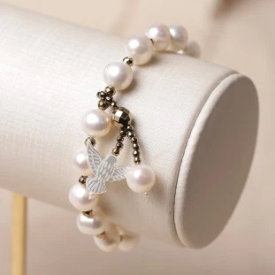 Pulseira Terço Com Pérolas e Hematitas Com Espirito Santo Em Madrepérola