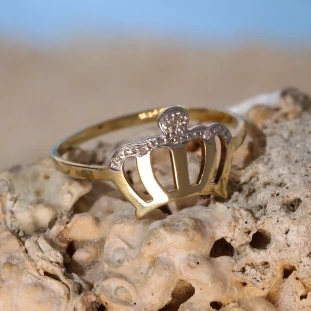 Anel Coroa Vazada Cravejada Com Diamantes Em Ouro Amarelo
