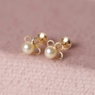 Brinco Flor Com Pérolas Em Ouro Amarelo 