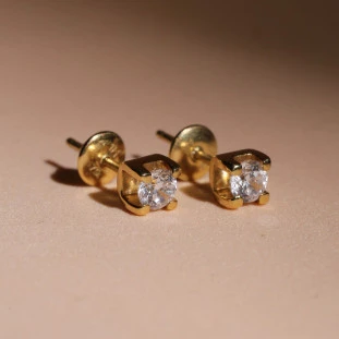 Brinco Solitário Cravejado Com Zircônias Em Ouro Amarelo