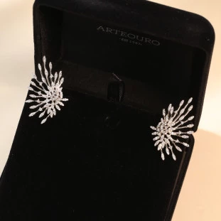 Brinco Earcuff Fios Cravejados Com Zircônias Em Prata 