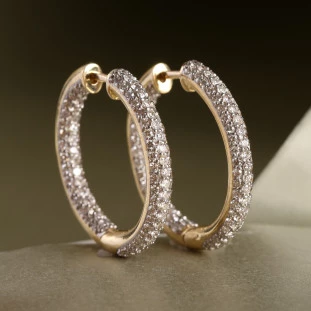 Argola Redonda Pavê Com Diamantes Em Ouro Amarelo