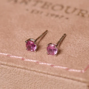 Brinco Solitário Com Zircônia Rosa Em Prata 