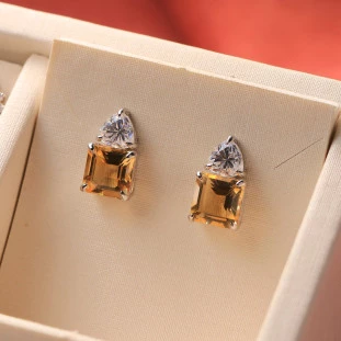 Brinco Triangular Com Moissanite e Citrino Em Prata 