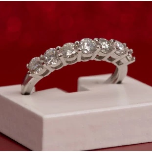Meia Aliança com Moissanite em Prata