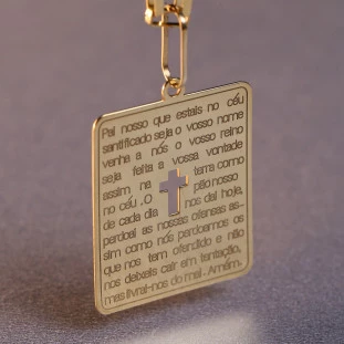 Pingente Placa Com Oração Pai Nosso Vazada Em Ouro
