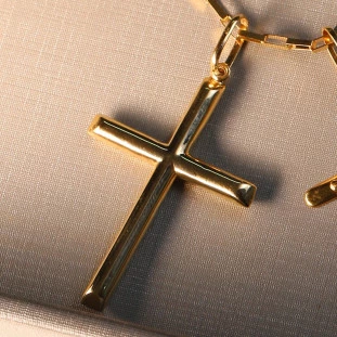 Pingente Cruz Polida Oca Em Ouro Amarelo