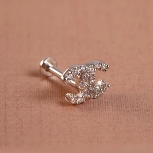 Piercing CC Cravejado Com Zircônias Em Ouro Branco 