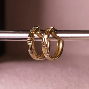 Brinco Argola Diamantada Em Ouro Amarelo 
