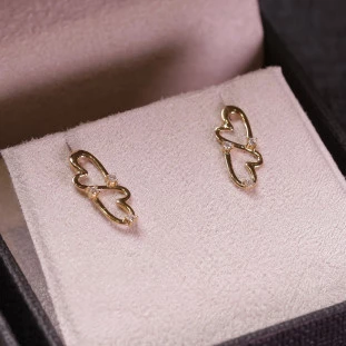 Brinco Corações Duplos Cravejados Com Zircônias Em Ouro Amarelo 