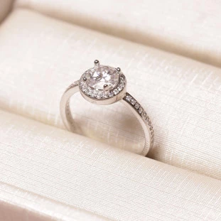 Anel Solitário Com Moissanite Em Prata 