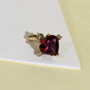Pingente Coração Pedra com Diamantes em Ouro Amarelo