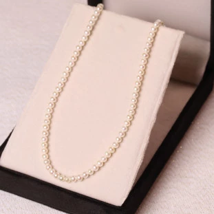 Colar De Pérola  Com Fecho Em Ouro Amarelo 