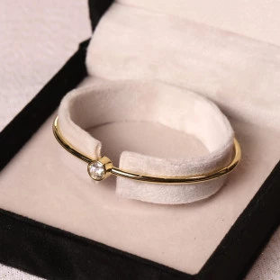 Bracelete Fia Redondo Com Moissanite Em Ouro Amarelo 