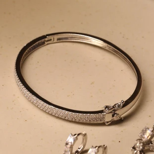 Bracelete Pavê Cravejado Com Zircônias Em Prata