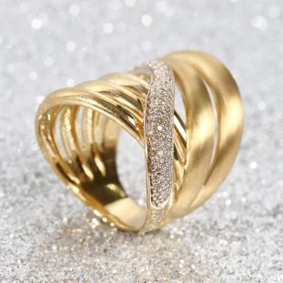 Anel Seis Fios Cruzados Com Um Cravejado Com Diamantes Em Ouro Amarelo