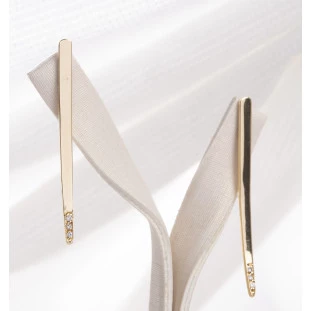 Brinco Palito com Diamantes em Ouro Amarelo
