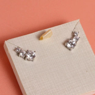 Brinco Earcuff Com Zircônias Em Prata 