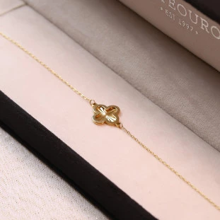 Pulseira Trevo Dupla Com Detalhe Diamantado Em Ouro Amarelo 
