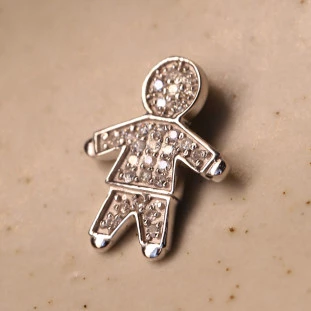 Pingente Menino Cravejado Com Diamantes Em Ouro Branco