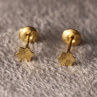 Brinco Flor Diamantado Mini Em Ouro Amarelo