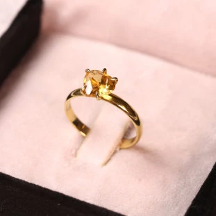 Anel Coração Com Citrino Em Ouro Amarelo