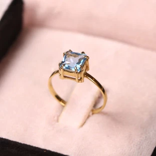 Anel Topázio Quadrado  Em Ouro Amarelo