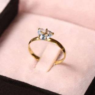 Anel Coração Com Topázio Em Ouro Amarelo