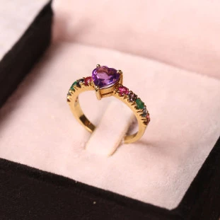 Anel Coração Ametista Pedras Naturais em Ouro Amarelo