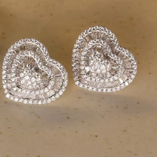 Brinco Coração Baguetes Com Diamantes Em Ouro Branco