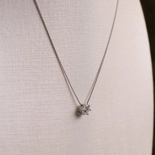 Gargantilha Ponto de Luz Com Moissanite Em Prata 