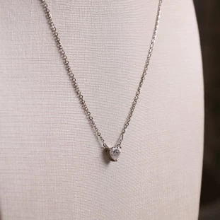 Gargantilha Coração Com Moissanite Em Prata 