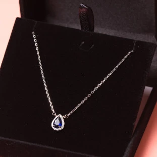 Gargantilha Gota Cravejada Com Zircônia Safira Em Prata 
