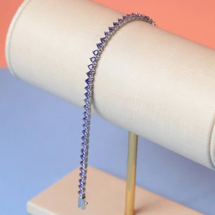 Pulseira Riviera Corações Cravejada Com Zircônias Tanzanitas Em Prata