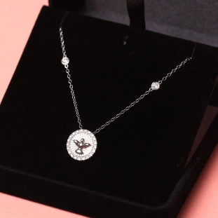 Gargantilha Espirito Santo Com Pontos de Luz Cravejados Com Moissanites Em Prata