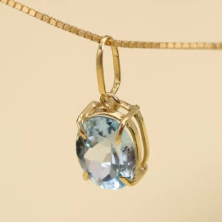 Pingente Com Topazio Oval Em Ouro Amarelo 