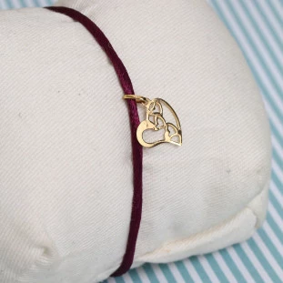 Pulseira Fio de Seda Com Pingente Coração Vazado Em Ouro Amarelo