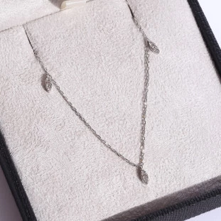 Gargantilha Com Pingentes Gotas Cravejados Com Diamantes Em Ouro Branco