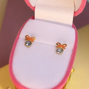 Brinco Laço Pequeno Com Zircônias Azuis Em Ouro Amarelo 