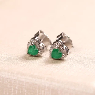 Brinco Coração Cravejado Com Zircônia Tipo Esmeralda Em Prata 