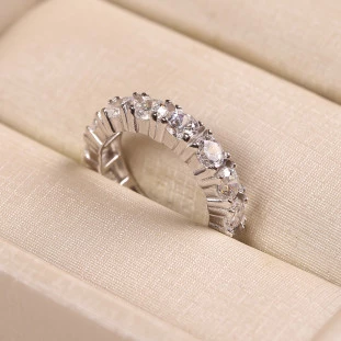 Aliança Inteira Cravejada Com Zircônias Em Prata