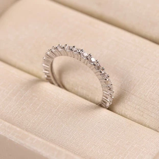 Aliança Inteira Cravejada Com Zircônias Em Prata