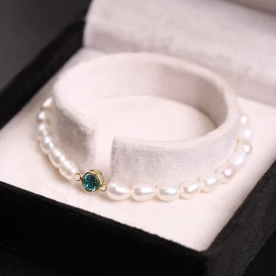 Pulseira Ponto De Luz  Com Pérolas e Jade Azul Em Ouro Amarelo 