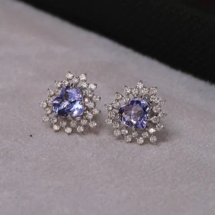 Brinco Coração Tanzanita Cravejado Com Dimantes Em Ouro Branco